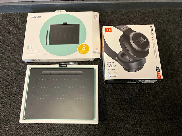 Wacom/jbl koptelefoon en tekentablet - afbeelding 1 van  2