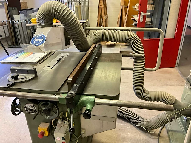 Wadkin tafelcirkelzaagmachine - afbeelding 13 van  15