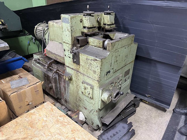 Wagener reutlingen halfautomatische dubbele verstekzaag - afbeelding 1 van  9