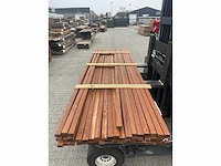 Walaba hardhouten latten geschaafd 27x45mm, lengte 305cm (47x) - afbeelding 1 van  3
