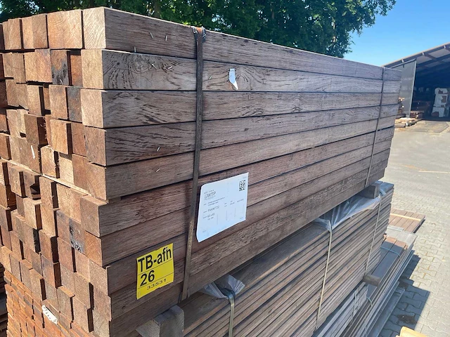 Walaba hardhouten palen geschaafd 65x65mm, lengte 200cm (130x) - afbeelding 2 van  3