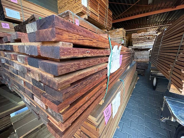 Walaba hardhouten planken 21x65mm, lengte 300cm (130x) - afbeelding 2 van  3