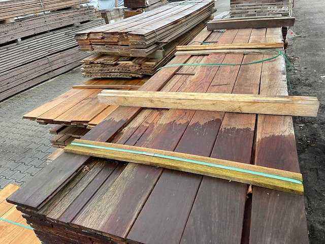 Walaba hardhouten planken geschaafd 16x140mm, lengte 350cm (78x) - afbeelding 1 van  3