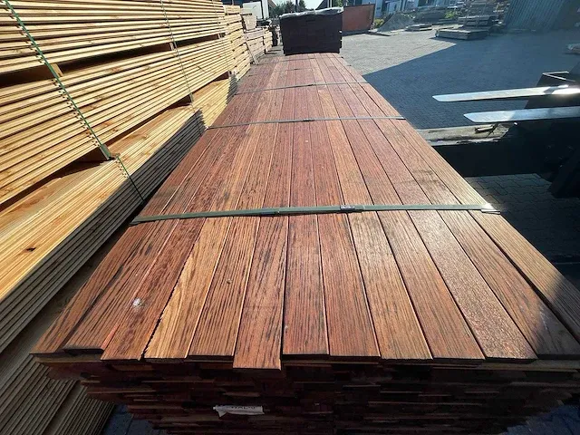 Walaba hardhouten planken geschaafd 21x65mm, lengte 300cm (140x) - afbeelding 1 van  3