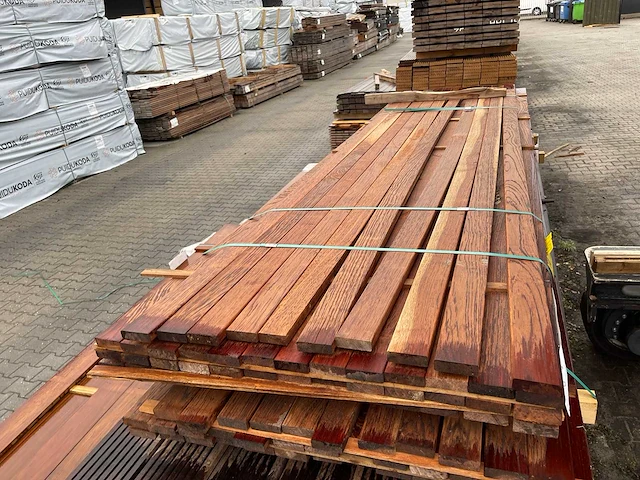 Walaba hardhouten planken geschaafd 21x65mm, lengte 300cm (81x) - afbeelding 1 van  3