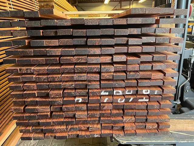 Walaba planken geschaafd 2450x70x27mm (203x) - afbeelding 3 van  3