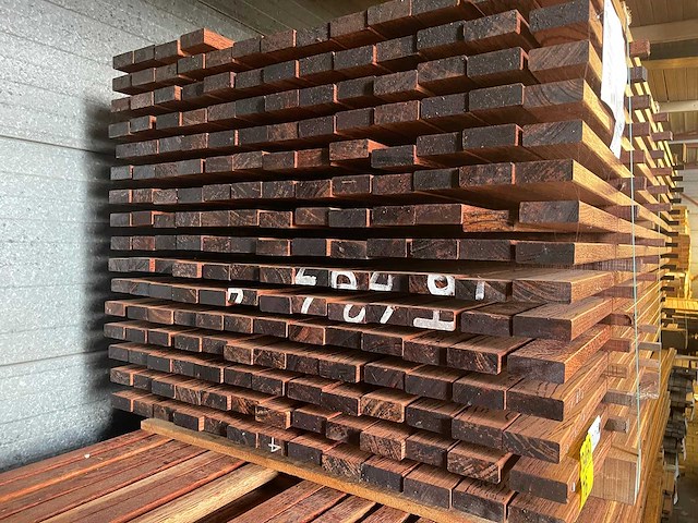 Walaba planken geschaafd 2450x70x27mm (203x) - afbeelding 3 van  3