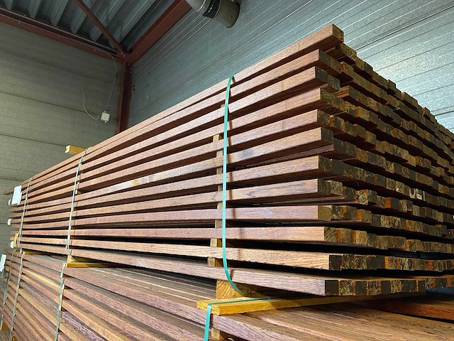 Walaba planken geschaafd 3050-4000x45x27mm (244x) - afbeelding 2 van  3