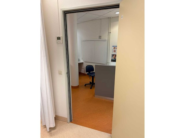 Waldmann - uv7200k - uv-lampen (uvb) 21 x tl 01 120 w uv-lampen (uva) 21 x tl 01 120 w - various hospital inventory - afbeelding 4 van  13