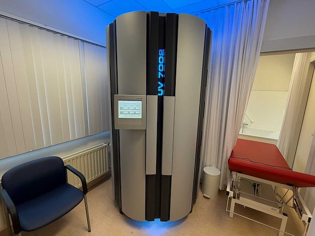 Waldmann - uv7200k - uv-lampen (uvb) 21 x tl 01 120 w uv-lampen (uva) 21 x tl 01 120 w - various hospital inventory - afbeelding 1 van  13