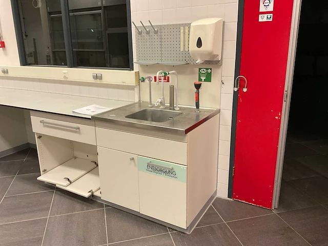 Waldner laboratorium wasmeubel - afbeelding 1 van  9