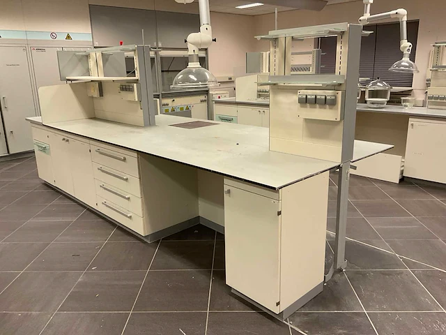 Waldner laboratoriumtafel - afbeelding 1 van  25