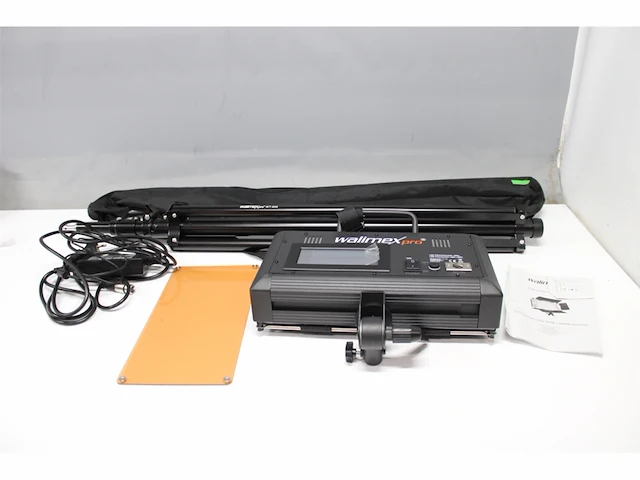 Walimex pro led 1000 videolamp (met statief wt806) - afbeelding 5 van  6