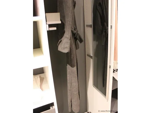 Walk-in closet - afbeelding 21 van  40