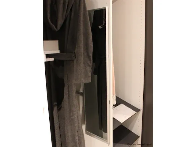 Walk-in closet - afbeelding 25 van  40
