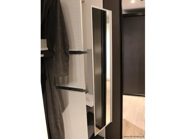 Walk-in closet - afbeelding 27 van  40
