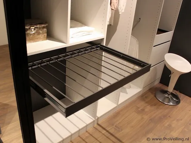Walk-in closet - afbeelding 30 van  40