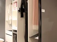 Walk-in closet - afbeelding 37 van  40