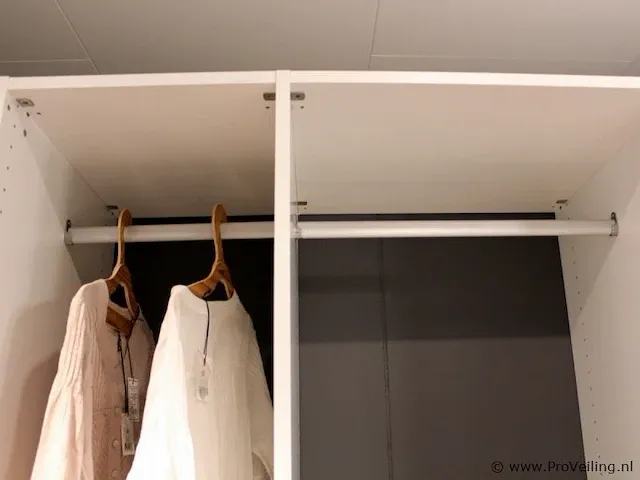 Walk-in closet - afbeelding 40 van  40