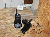 Walkietalkieset kenwood pro talk digital met lader. - afbeelding 1 van  2