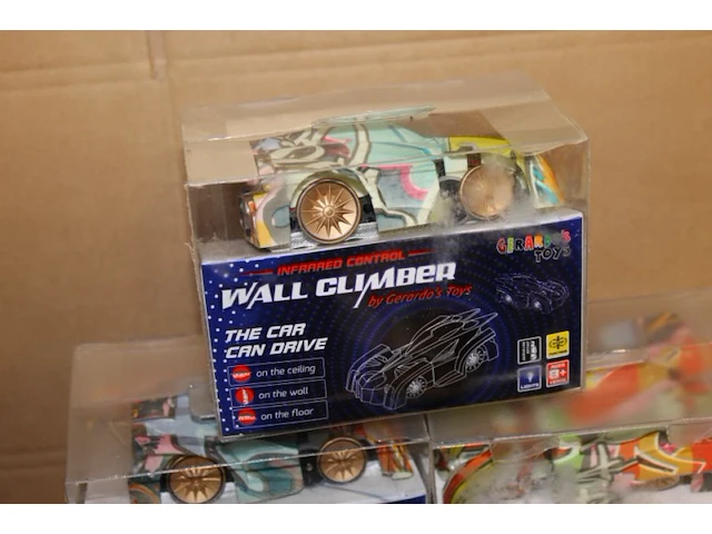 Wall climer auto bestuurbaar ds p1 mix geleverd - afbeelding 3 van  5