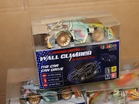 Wall climer auto bestuurbaar ds p1 mix geleverd - afbeelding 3 van  5