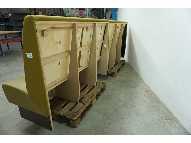 Wandbank met hoge rug - afbeelding 6 van  6