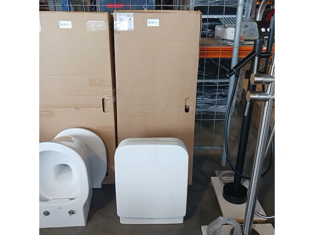 Wandcloset, villeroy & boch, architectura, glanswit - afbeelding 1 van  6