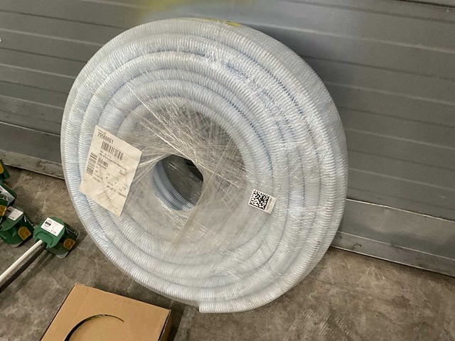 Wandcontactdozen, beschermingsslang en kabel - afbeelding 8 van  12