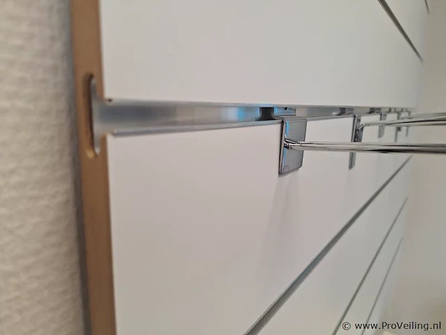 Wanddisplay met ophanghaken - afbeelding 3 van  3