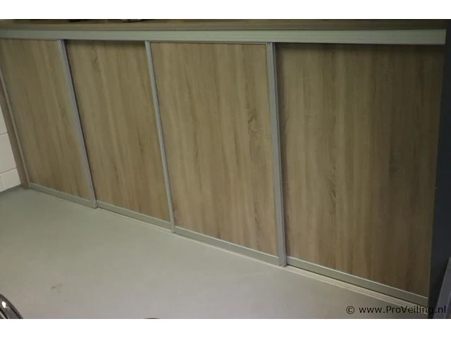 Wandkast met schuifdeuren - 332x72x131cm - afbeelding 1 van  5