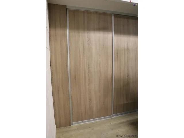 Wandkast met schuifdeuren - totaal 750cm (l) - afbeelding 1 van  6