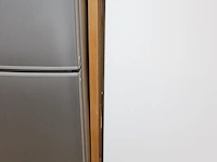 Wandkast met zes deuren en houten ombouw. afmeting 274 x 47 x 123 cm. - afbeelding 3 van  3