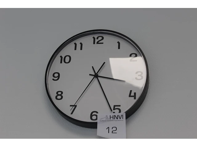 Wandklok doorsnede 30 cm. - afbeelding 1 van  1