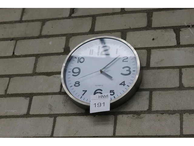 Wandklok met doorsnede 30 cm. - afbeelding 1 van  1
