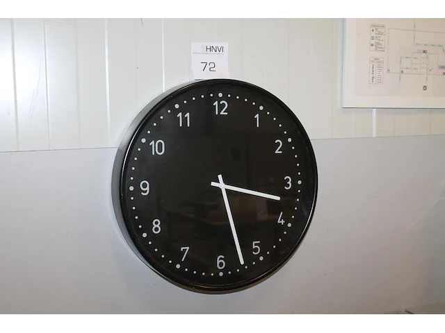 Wandklok met doorsnede 37 cm. - afbeelding 1 van  1