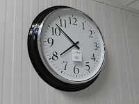Wandklok met doorsnede 60 cm. - afbeelding 1 van  1