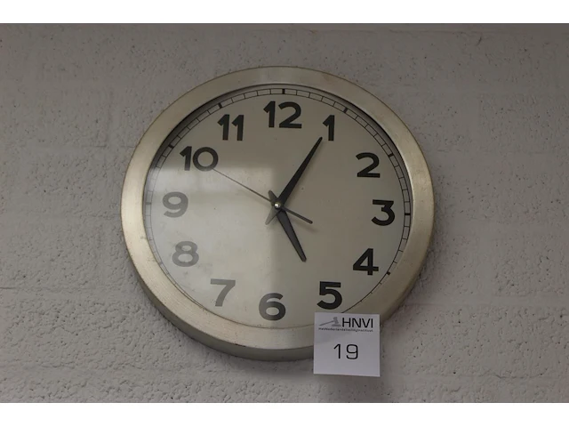 Wandklok. - afbeelding 1 van  1