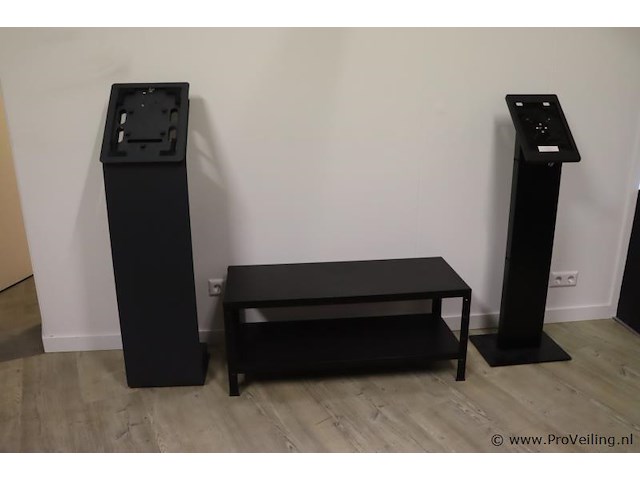 Wandmeubel en 6 onesix bestelzuilen - 2 stuks - afbeelding 1 van  8