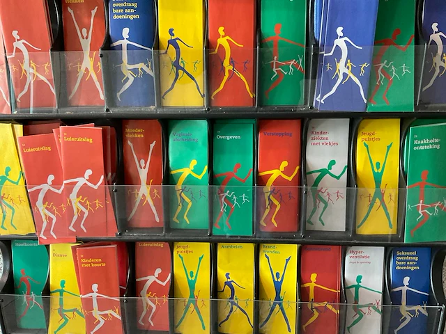 Wandmodel - kunststof folderrek - afbeelding 4 van  4