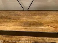 Wandrek mango hout met staal milan 120 cm, bruin/zwart - afbeelding 3 van  4