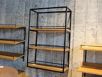 Wandrek met drie schappen. afmeting 71 x 30 x 105 cm. - afbeelding 1 van  2