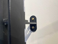 Wandrek met legborden en kledingstangen - afbeelding 5 van  6
