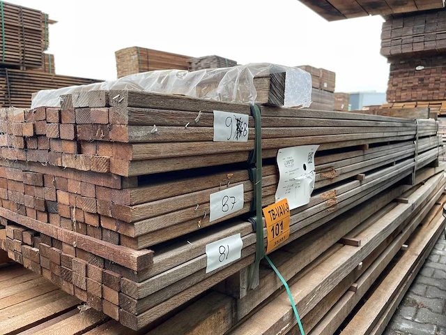 Wane planken geschaafd 3350-4000x40x21mm (266x) - afbeelding 2 van  3
