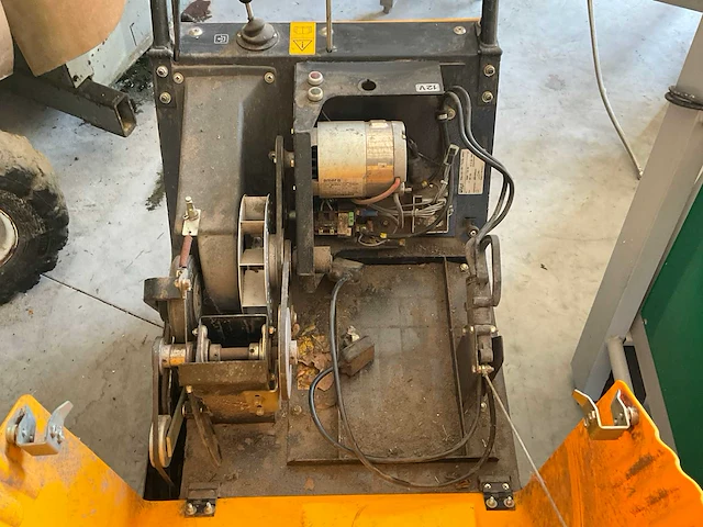 Wap kse 770 straatveegmachine - afbeelding 6 van  6