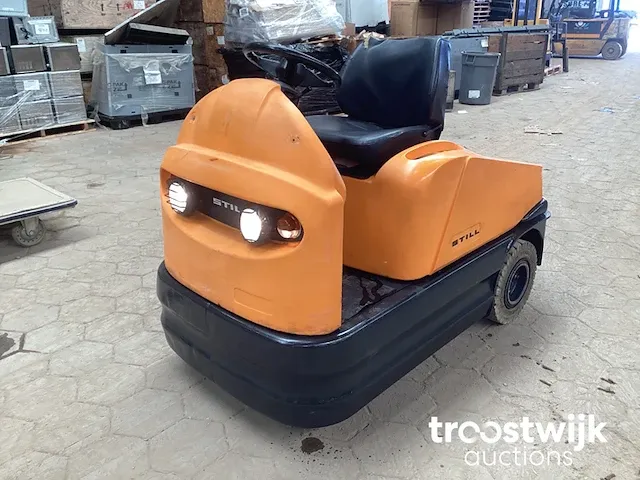 Warehouse tractor - afbeelding 1 van  11