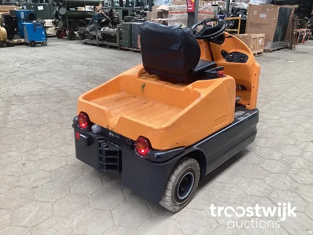 Warehouse tractor - afbeelding 6 van  11