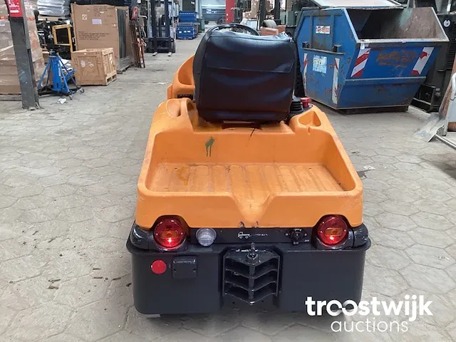 Warehouse tractor - afbeelding 8 van  11