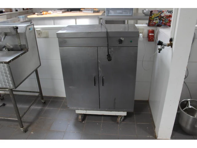 Warmhoudkast forved met 2 deuren. afmeting 77 x 42 x 91 cm. - afbeelding 1 van  3