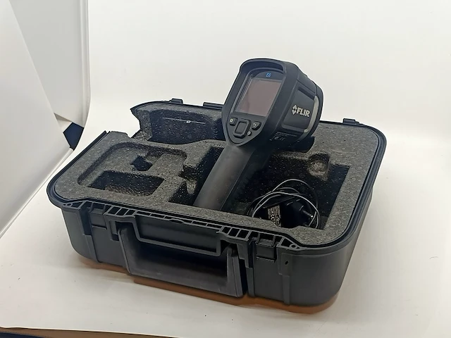 Warmtebeeldcamera, flir, e6 1.2l, s/n 6393007 - afbeelding 1 van  8